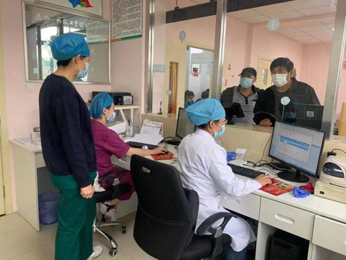 致敬元寶接種一線工作人員 信息咨詢服務(wù)的無聲守護(hù)者